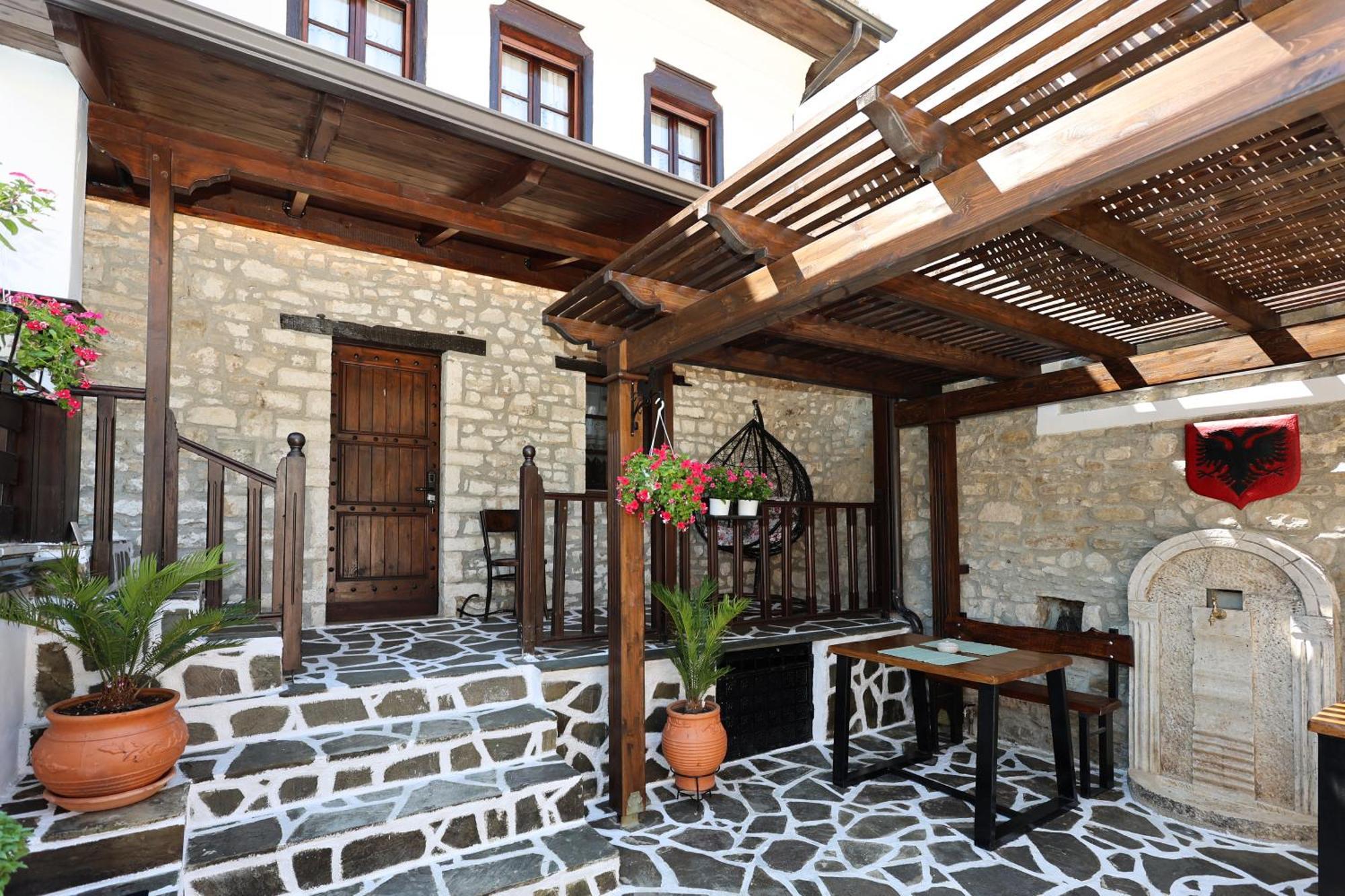 Ador Boutique Hotel Berat Kültér fotó