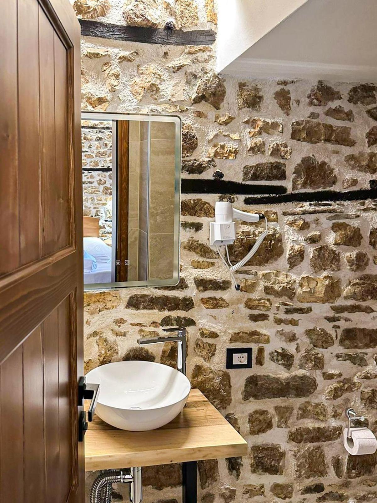 Ador Boutique Hotel Berat Kültér fotó