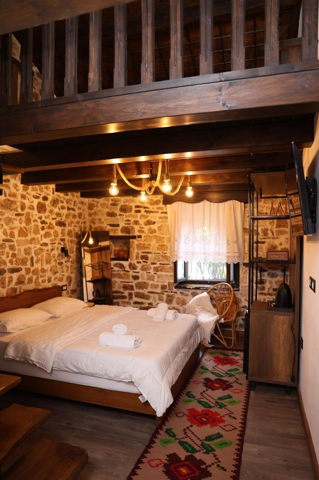 Ador Boutique Hotel Berat Szoba fotó