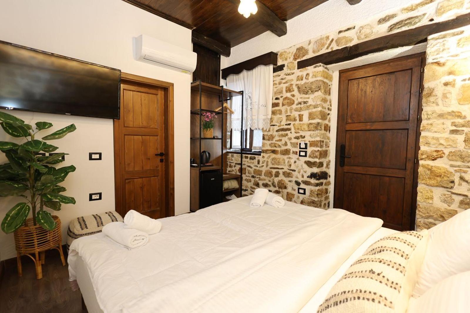 Ador Boutique Hotel Berat Kültér fotó
